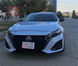 نيسان ألتيما